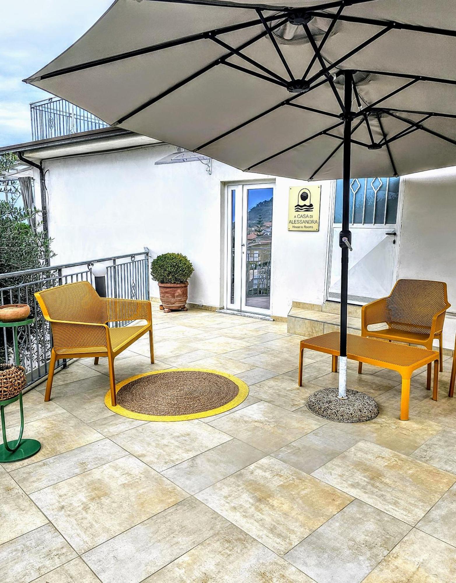 A Casa Di Alessandra - Rooms Castellabate Exterior photo