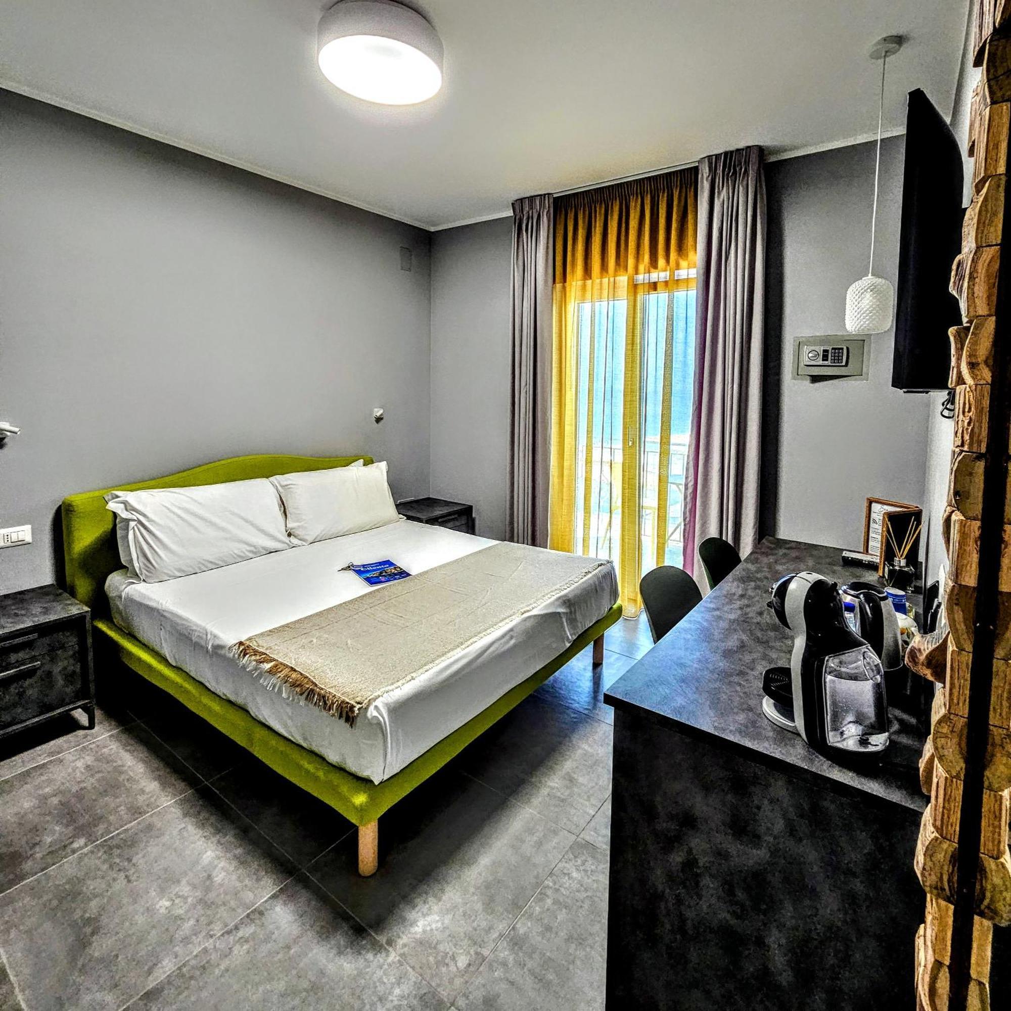 A Casa Di Alessandra - Rooms Castellabate Exterior photo